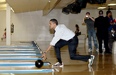 Obama_bowling240.jpg